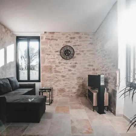 Mazet En Pierre Avec Jardin Privatif Villa Sernhac Exterior photo
